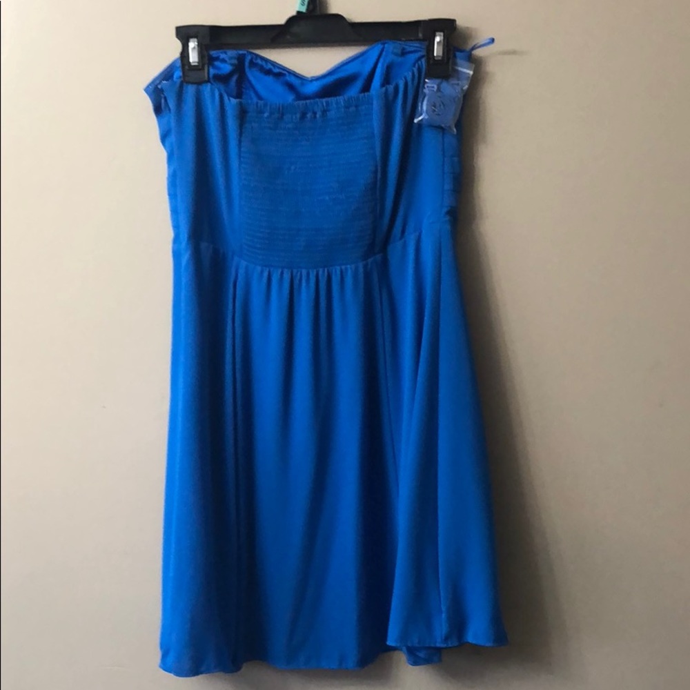 Express dress - Picture 2 of 4